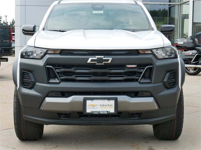 2026 Chevrolet Colorado Trail Boss photo 2