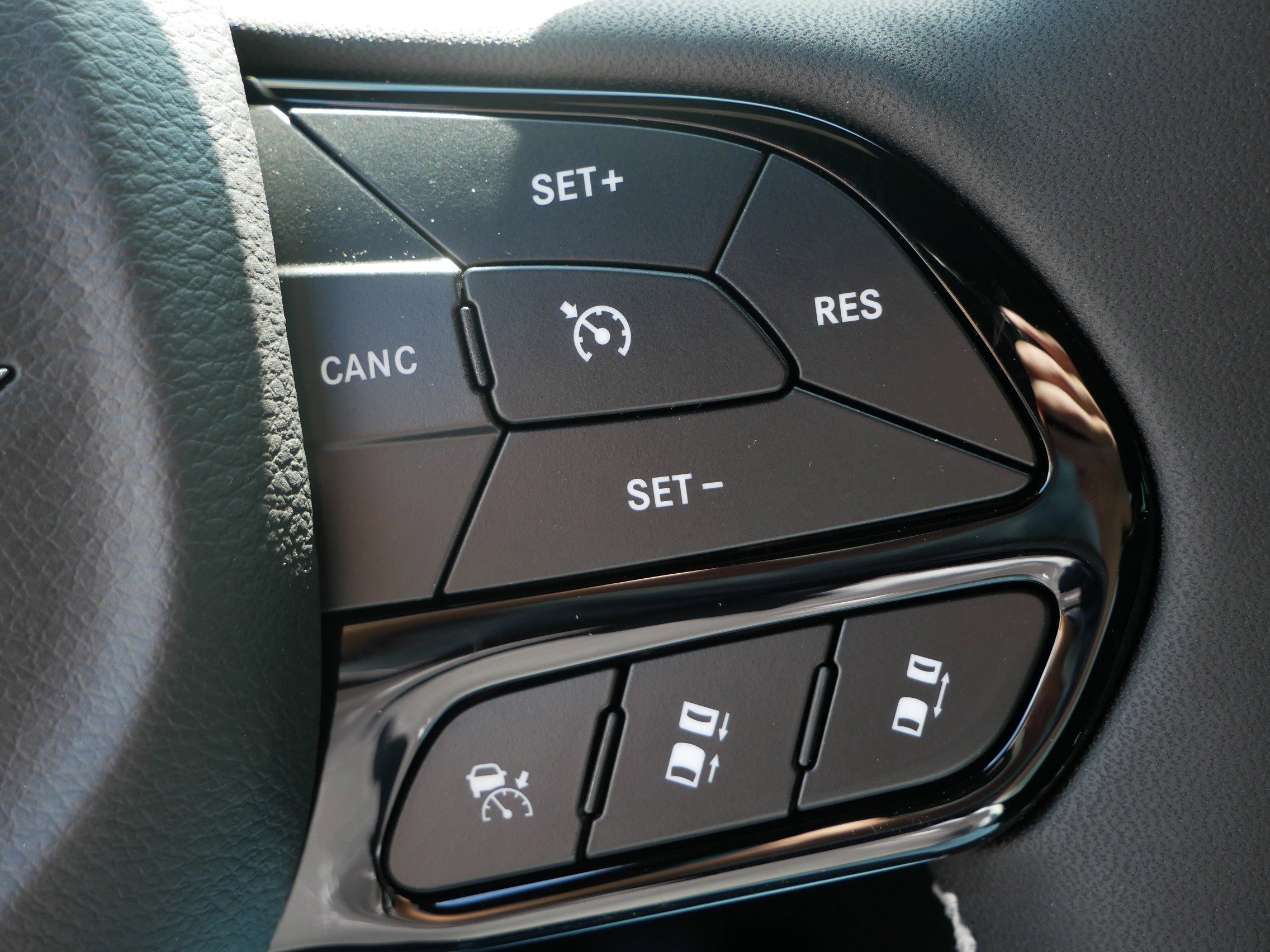 2026 Chrysler Pacifica Limited photo 15