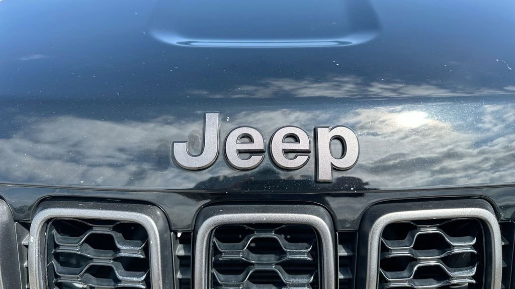 2021 Jeep Grand Cherokee Anniversary Edition photo 29