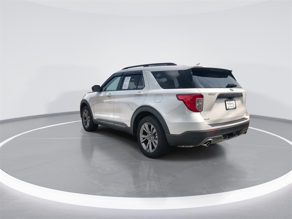 2023 Ford Explorer XLT photo 6