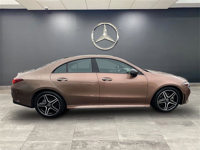 2022 Mercedes Benz CLA 250 4MATIC photo 2