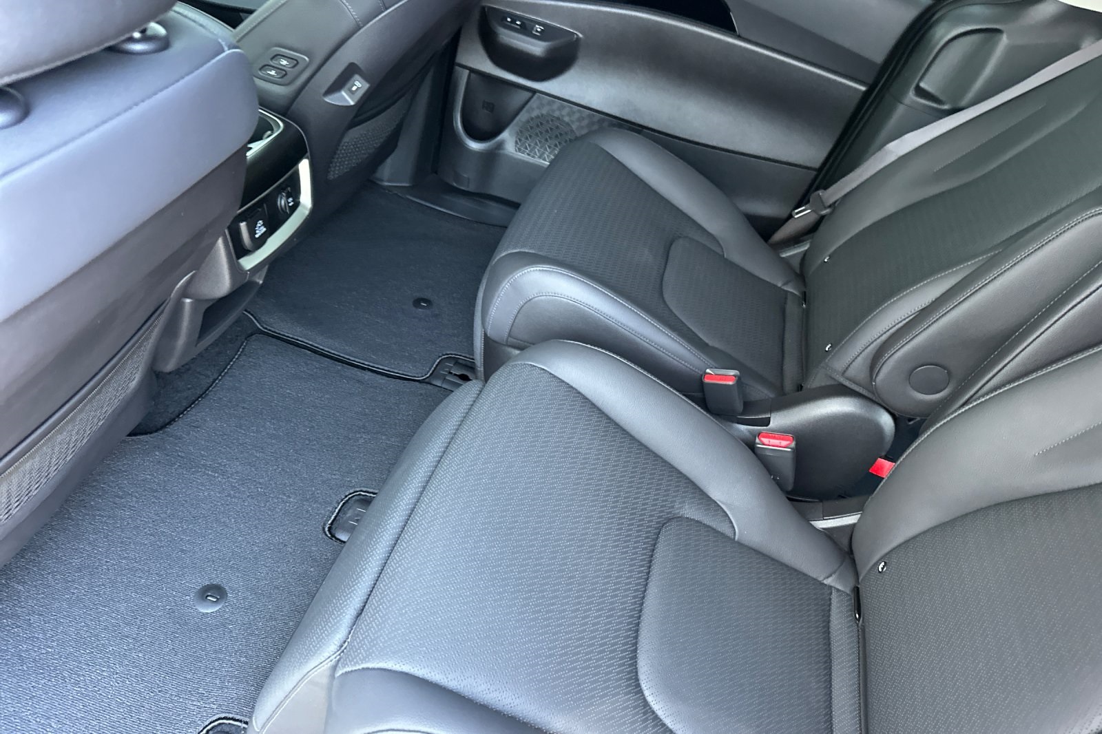 2026 Kia Carnival SX Prestige photo 7