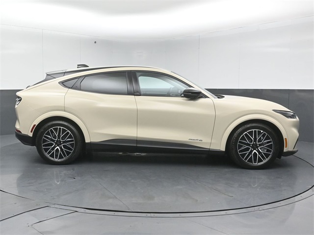 2025 FORD MUSTANG MACH-E - Image 8