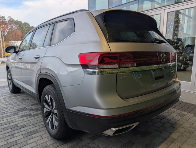2025 Volkswagen Atlas SE photo 3