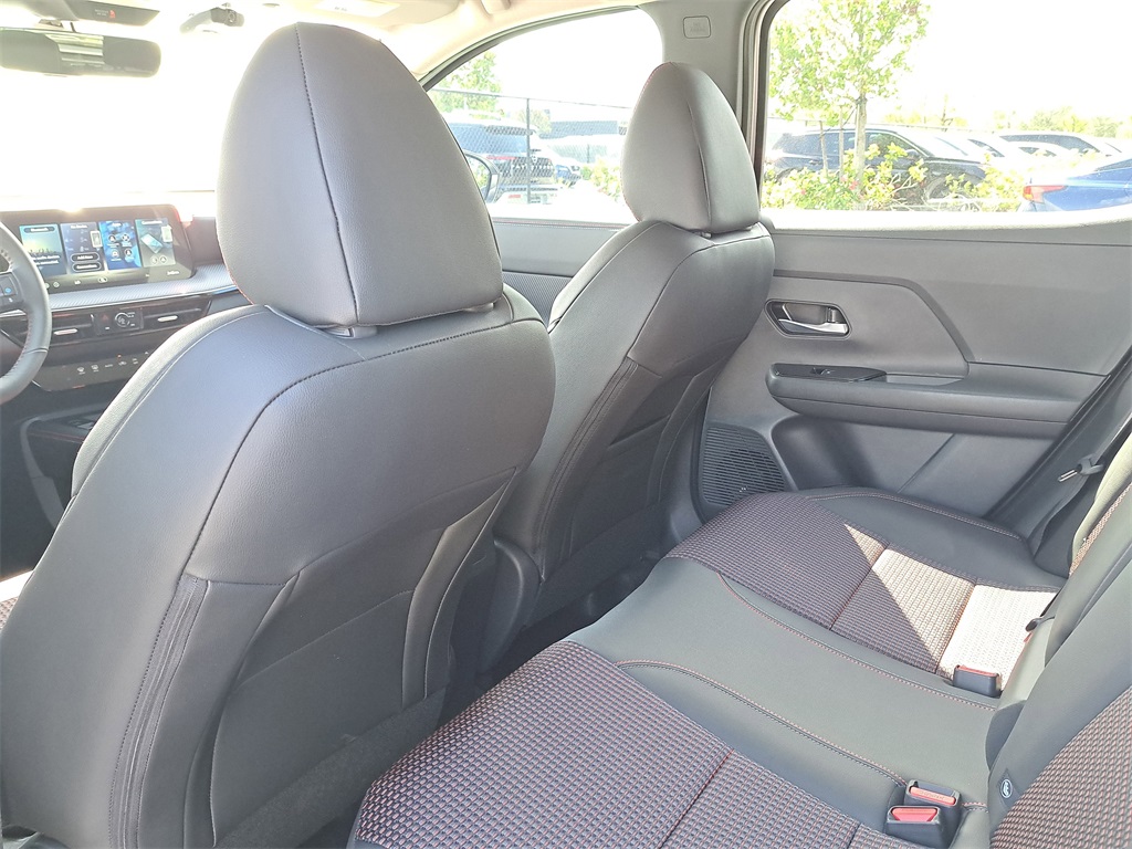 2026 Nissan Kicks SR photo 10