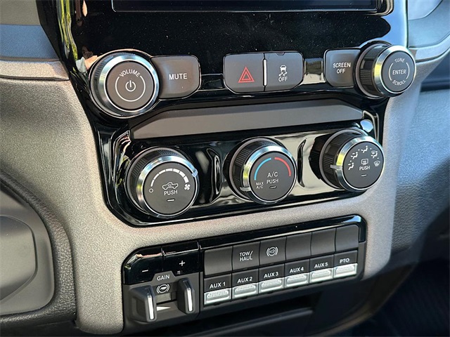 2026 Ram 3500 Tradesman photo 18