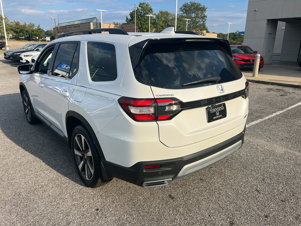 2025 Honda Pilot Touring photo 3