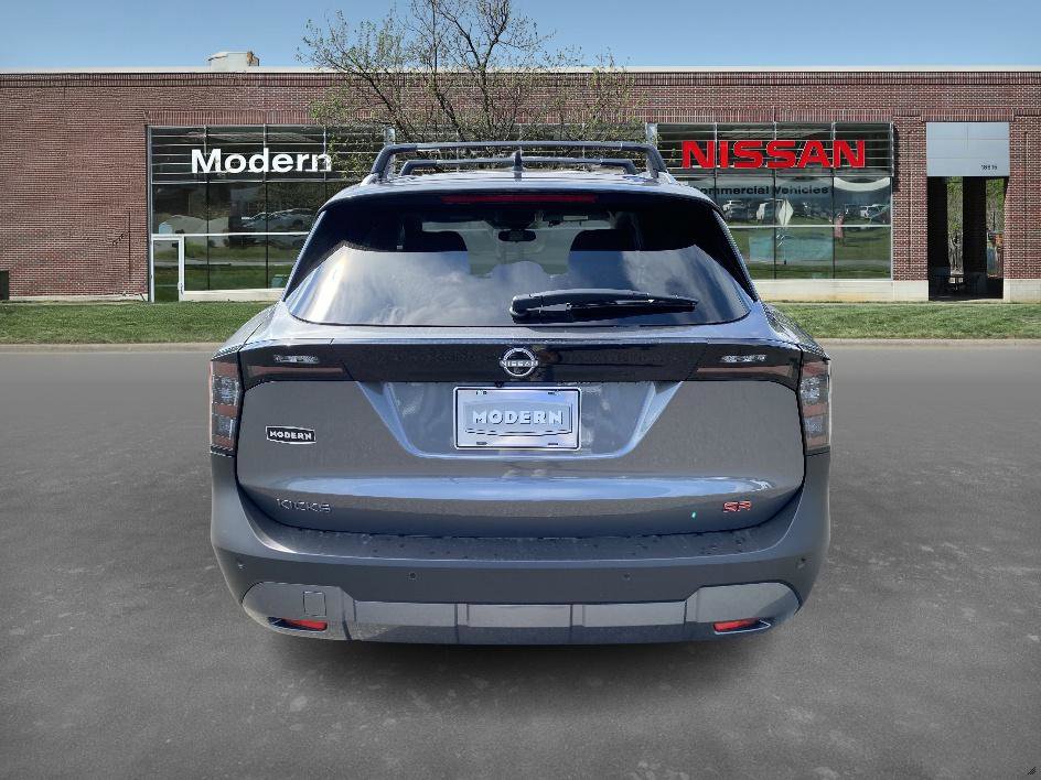 2025 Nissan Kicks SR photo 3