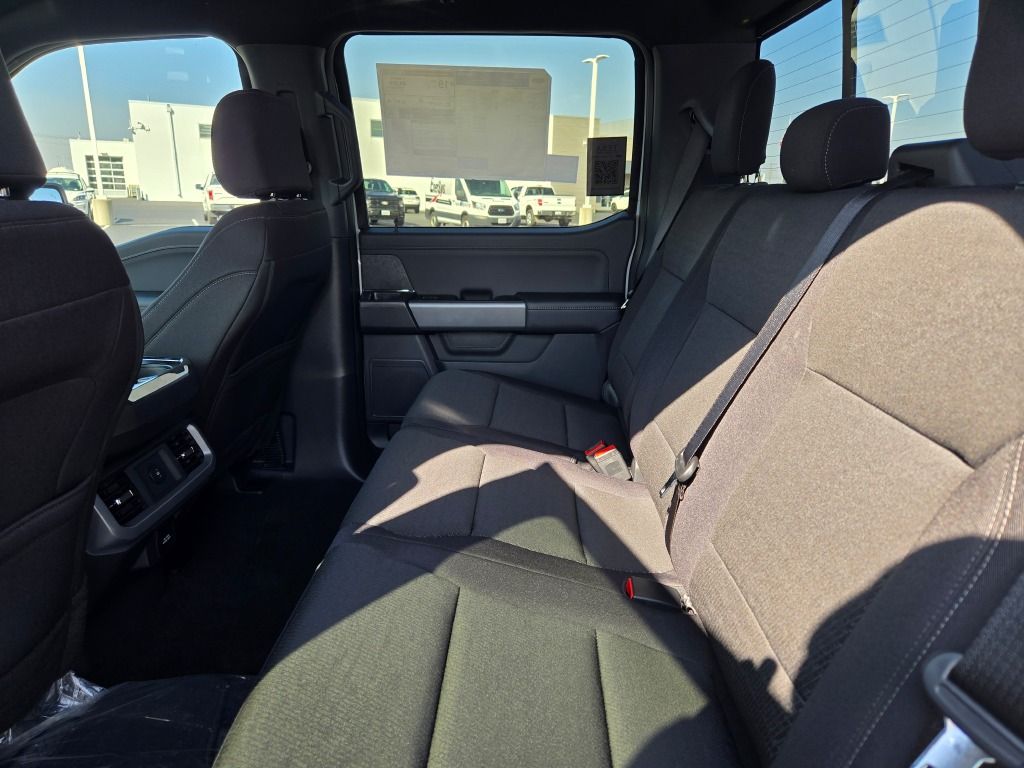 2025 Ford F-150 XLT photo 13