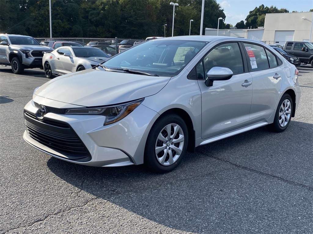 2026 Toyota Corolla LE photo 3