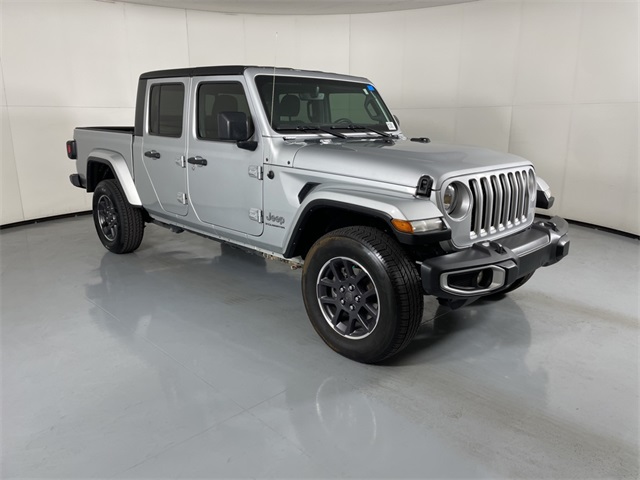 2023 Jeep Gladiator Overland photo 2