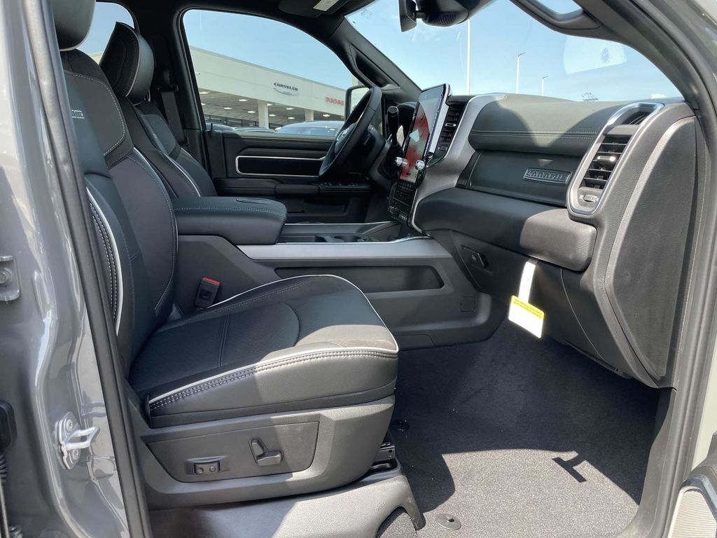 2025 Ram 2500 Laramie photo 11