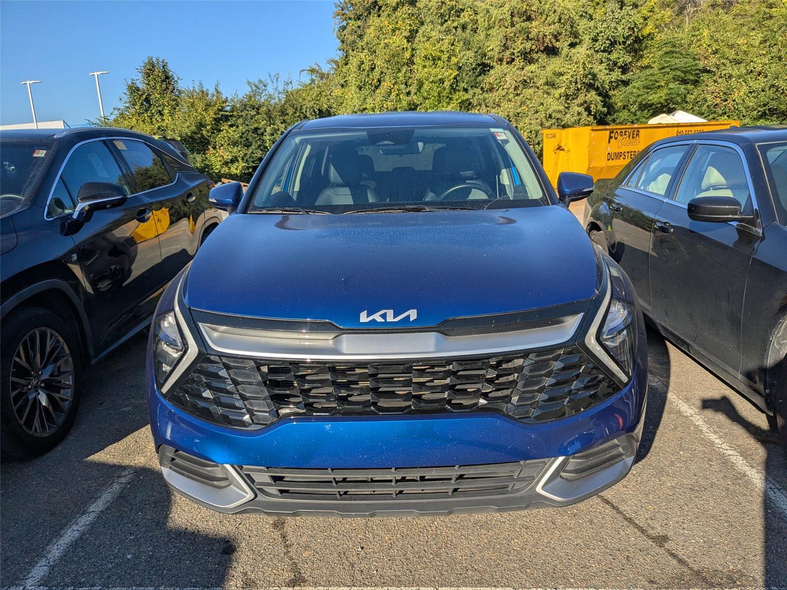 2023 Kia Sportage EX photo 2