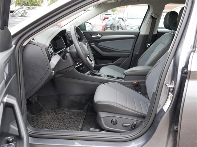 2025 Volkswagen Jetta 1.5T SE photo 12