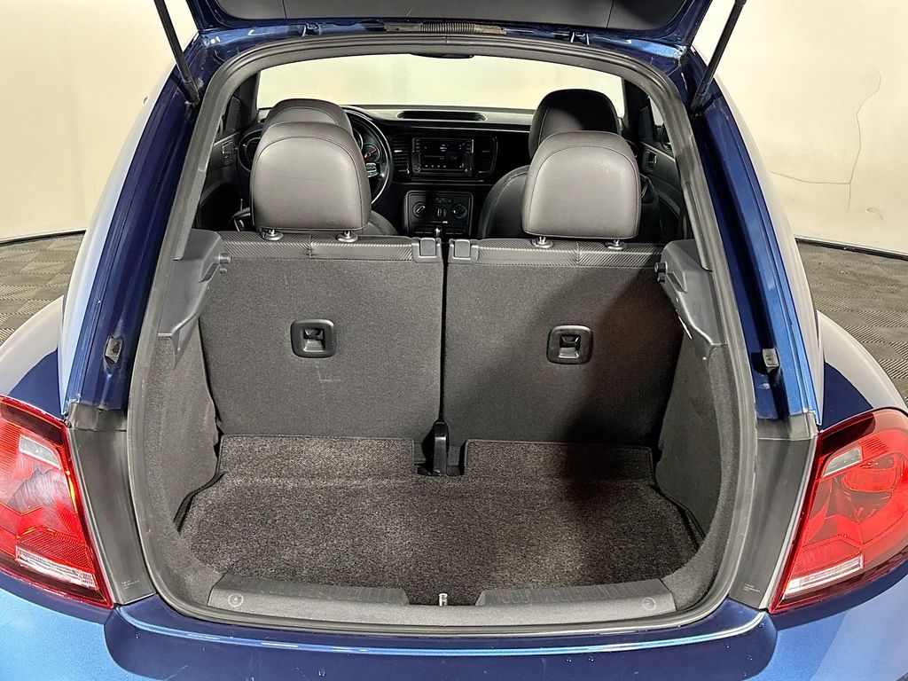 2018 Volkswagen Beetle S photo 18