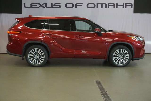 Certified Pre-Owned 2021 Toyota Highlander Platinum Sport Utility in ...