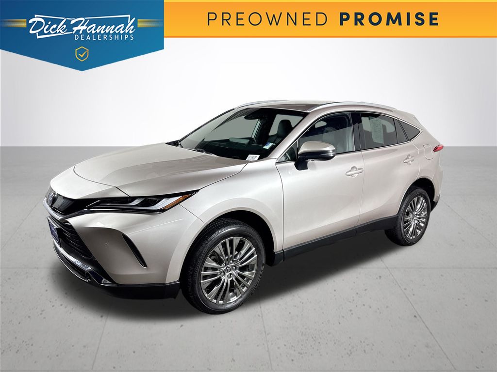 2024 Toyota Venza XLE's photo