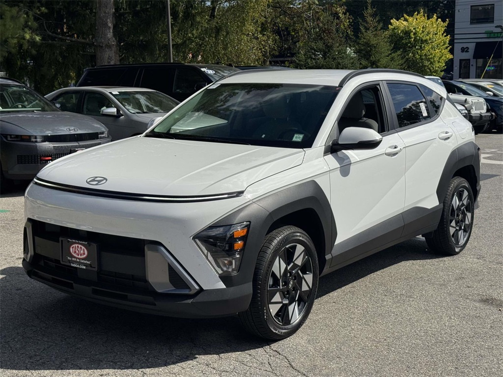 2025 Hyundai Kona SEL photo 3