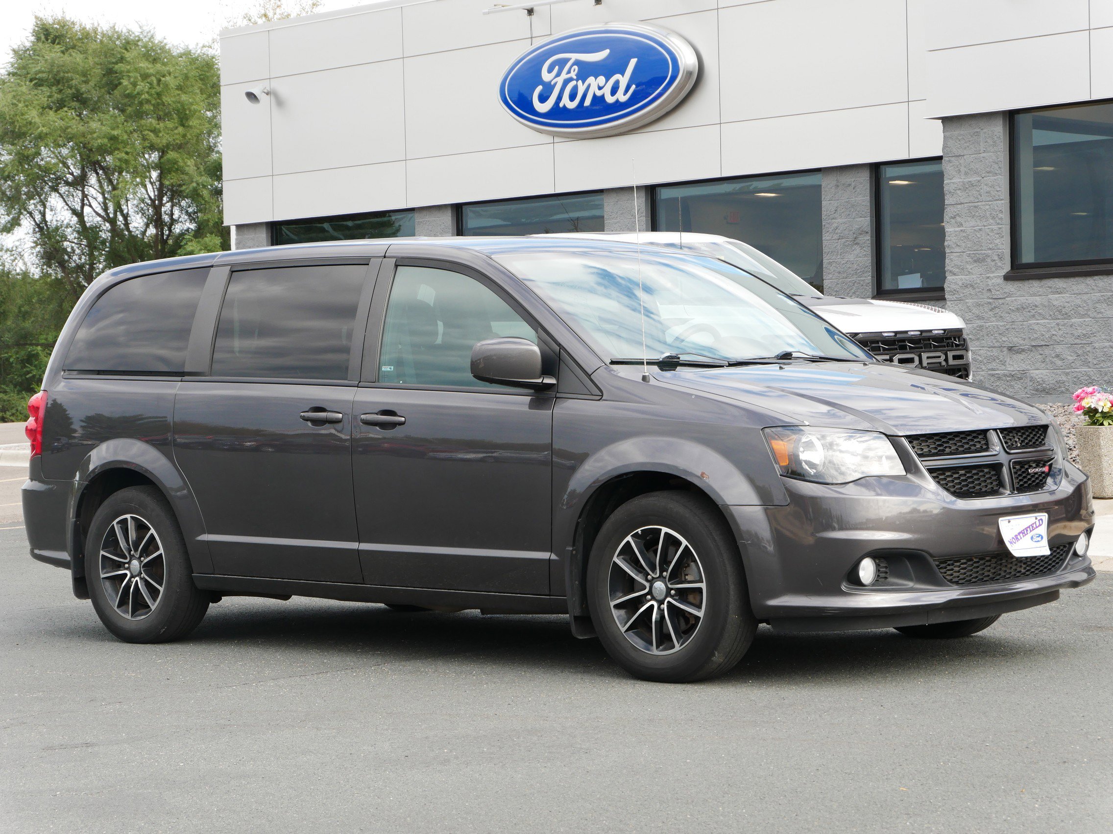 Used 2018 Dodge Grand Caravan SE Plus with VIN 2C4RDGBG5JR134864 for sale in Northfield, Minnesota