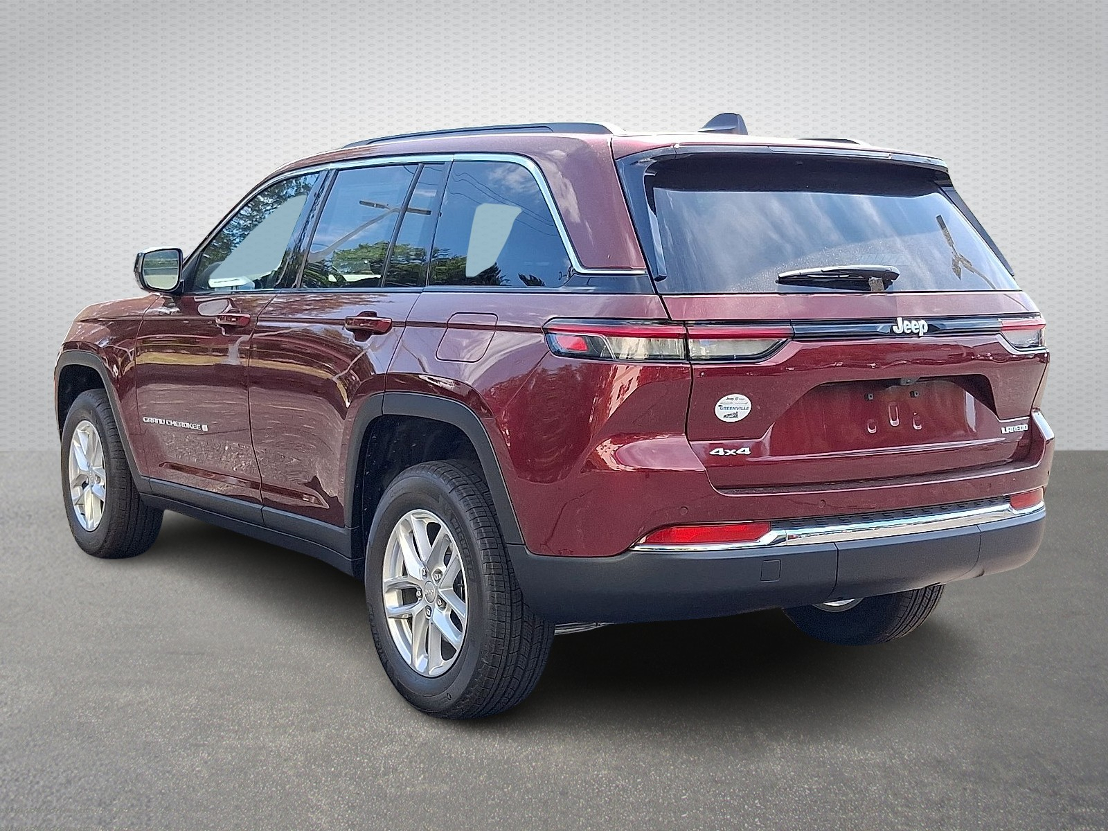 2025 Jeep Grand Cherokee Laredo photo 4