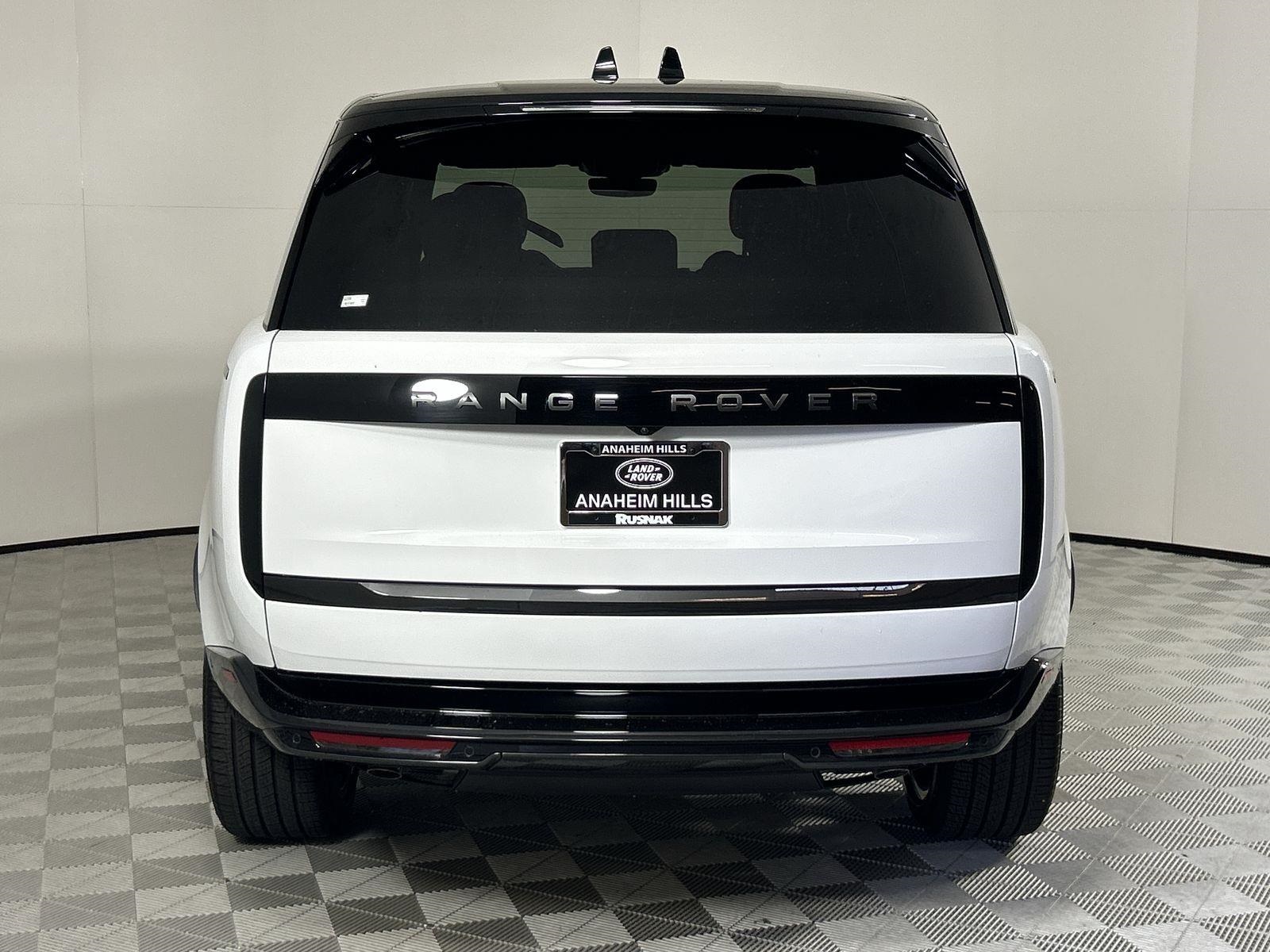 2025 Land Rover Range Rover SE photo 4