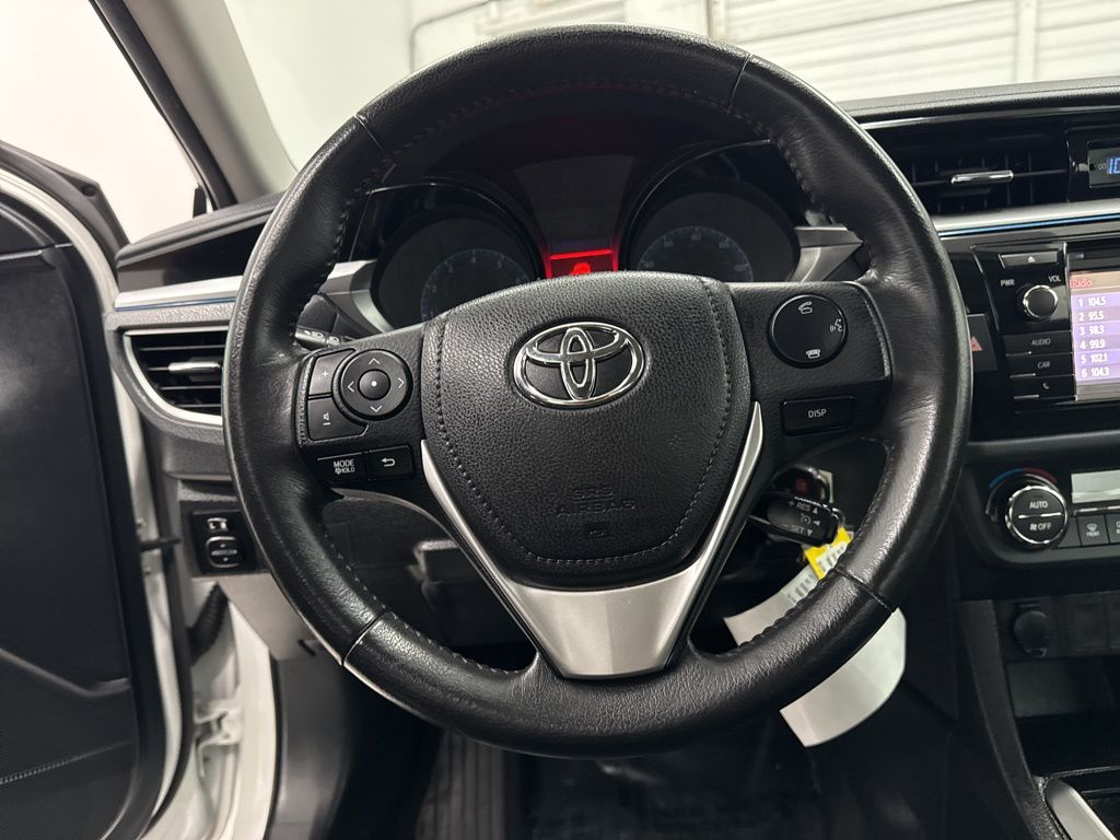 2015 Toyota Corolla Plus photo 10