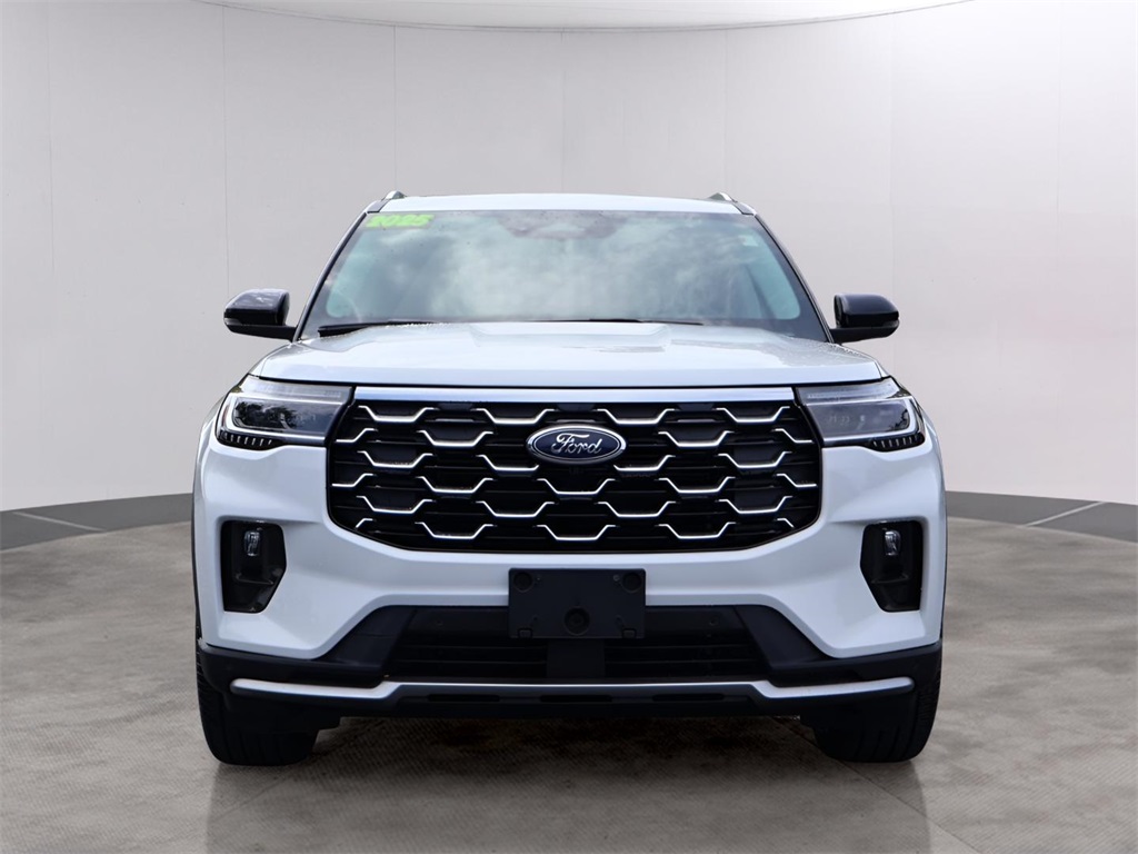 2025 Ford Explorer Platinum photo 2