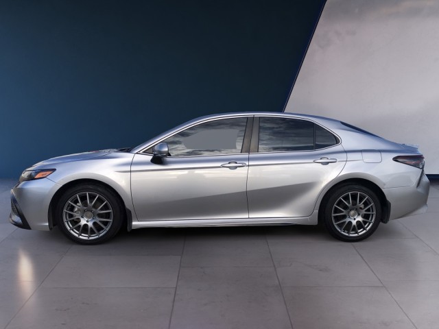 2023 Toyota Camry Hybrid SE photo 2