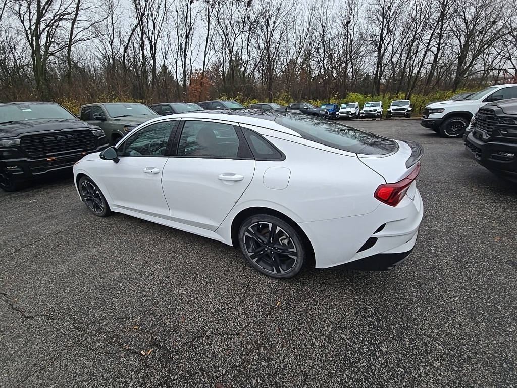 2023 Kia K5 GT-Line photo 4
