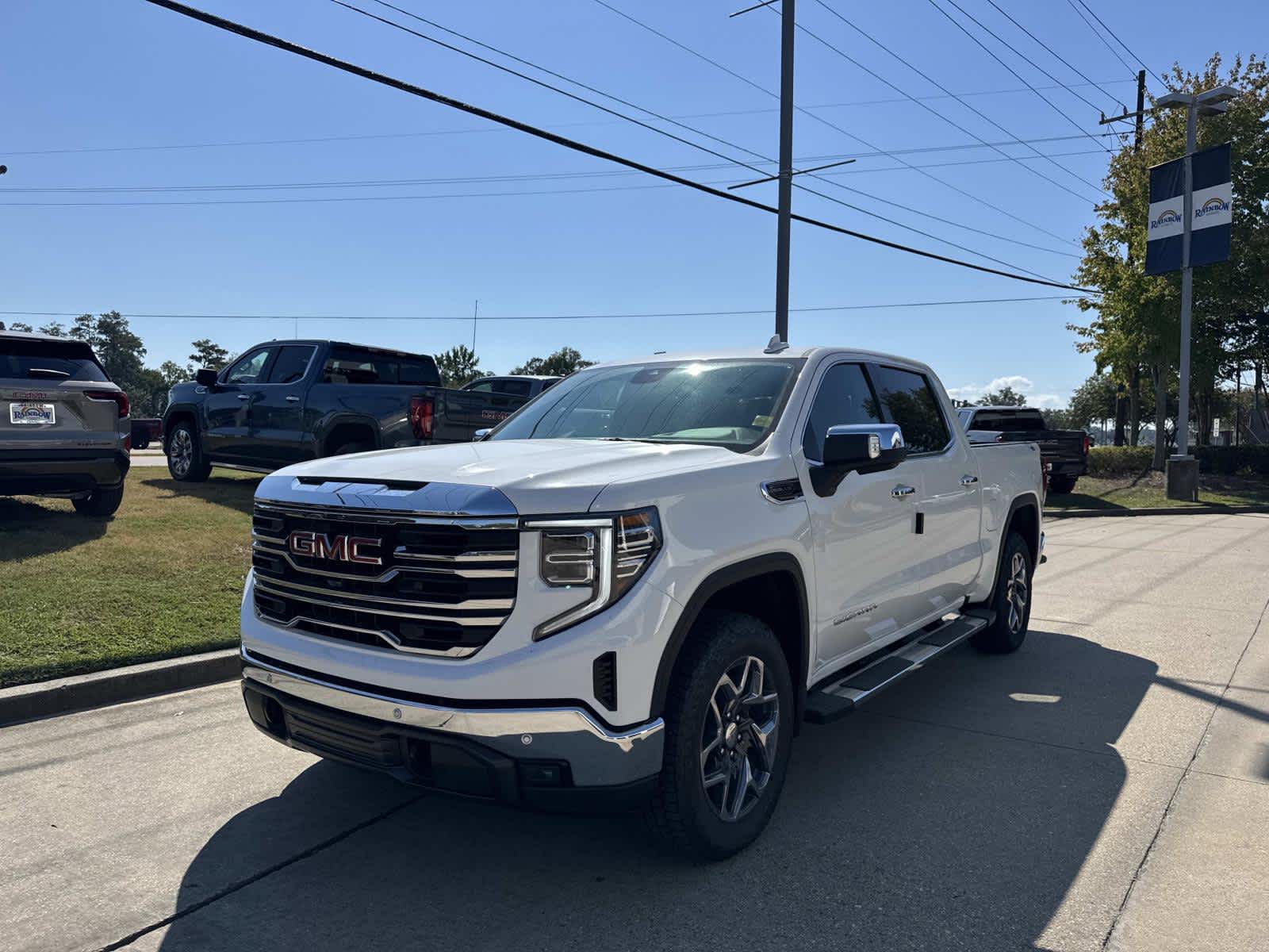 2026 Gmc Sierra 1500 SLT photo 3