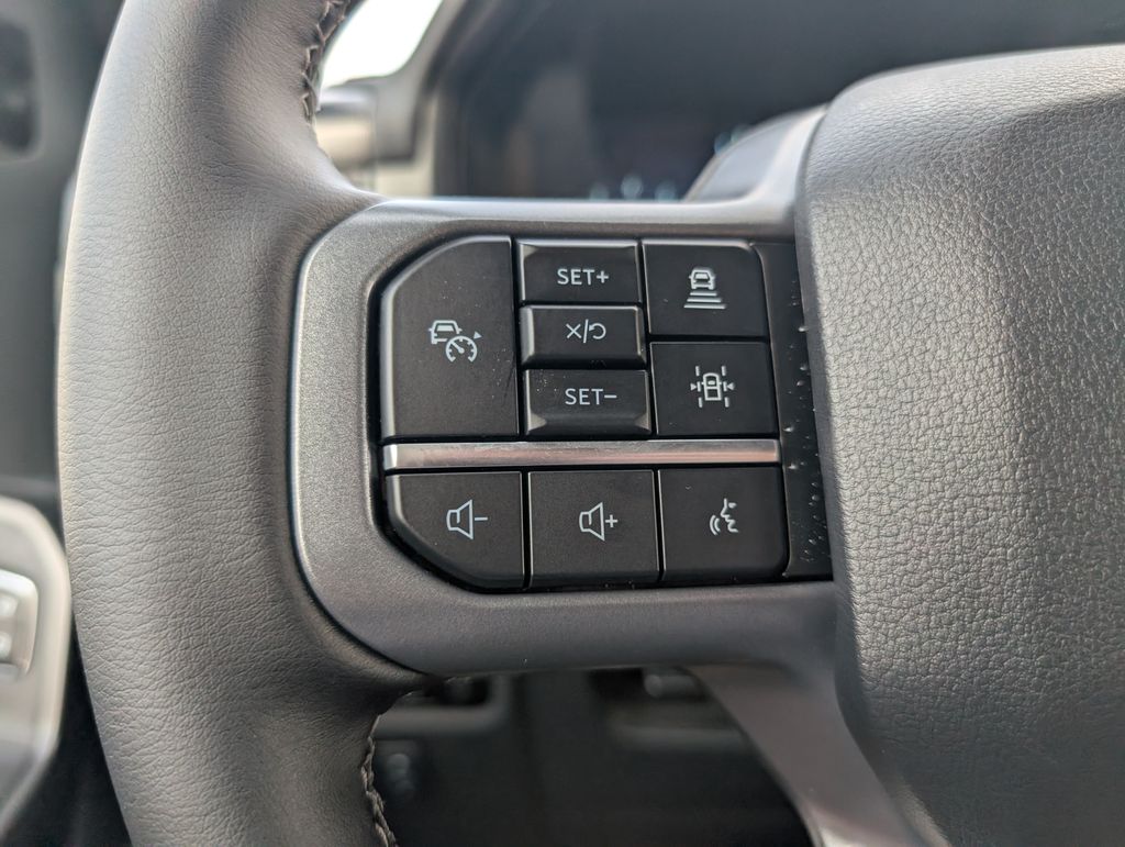 2025 Ford F-150 Lariat photo 9