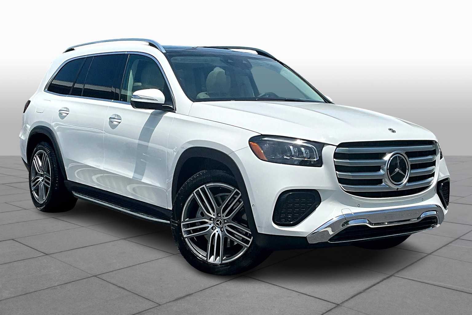 2025 Mercedes Benz GLS 450 4MATIC photo 2