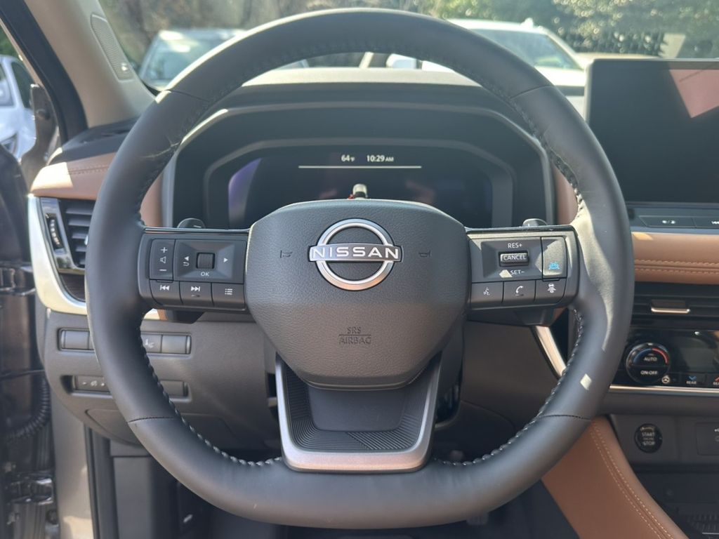 2026 Nissan Rogue Platinum photo 17