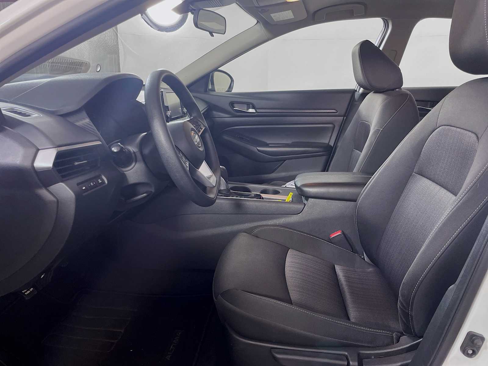2022 Nissan Altima 2.5 S photo 16