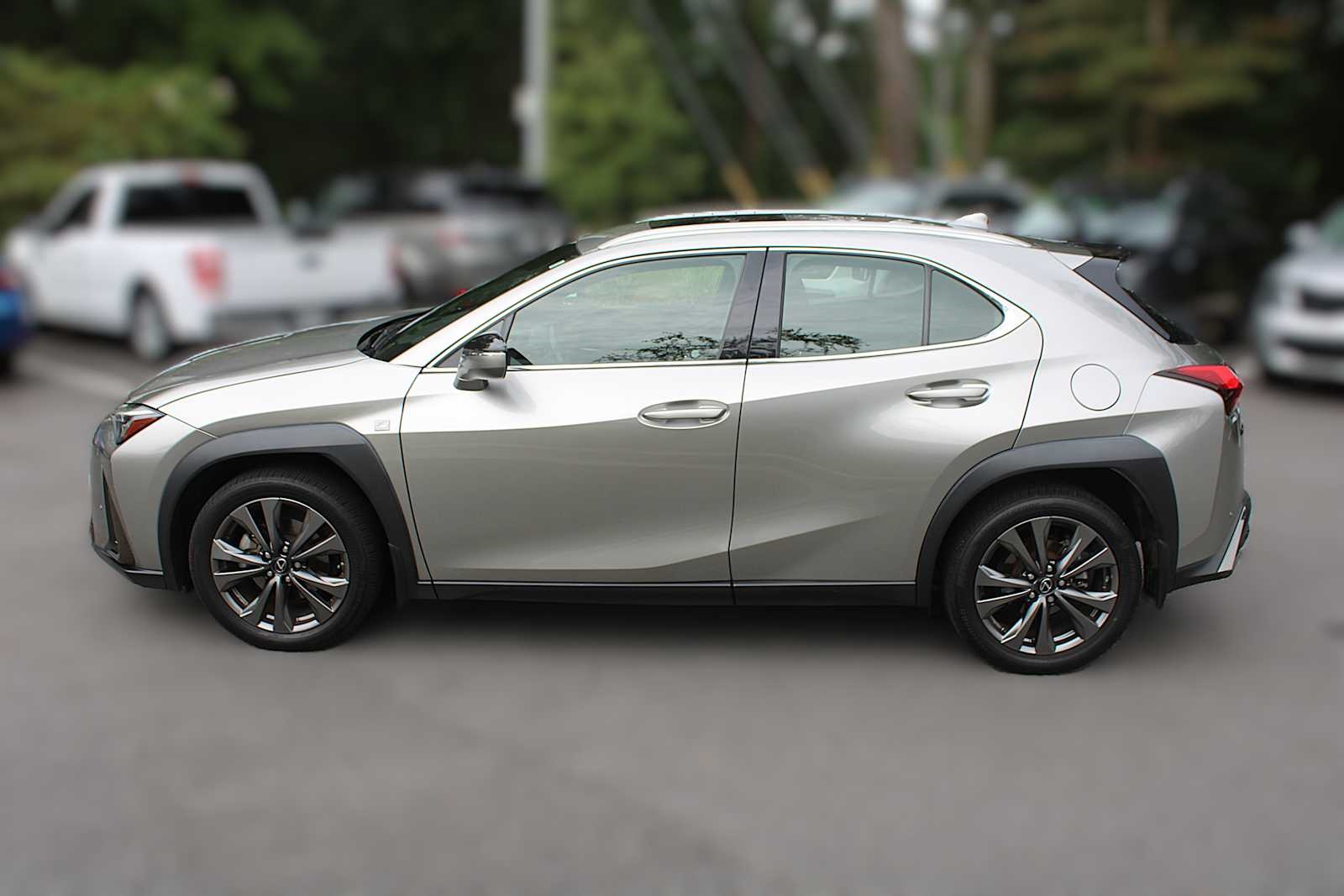 2019 Lexus UX 200 F SPORT photo 4