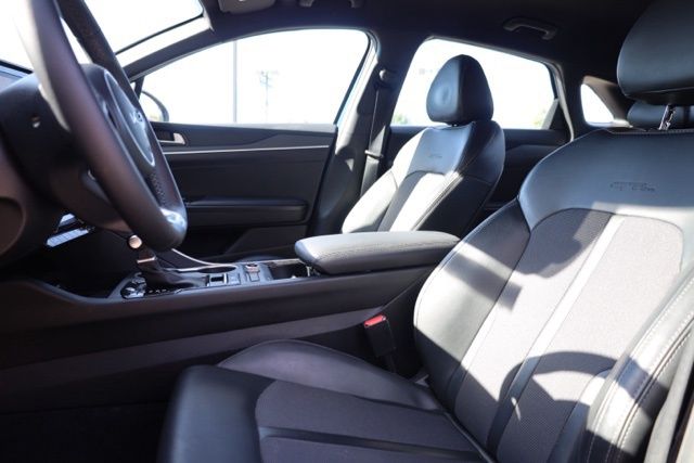 2023 Kia K5 GT-Line photo 12