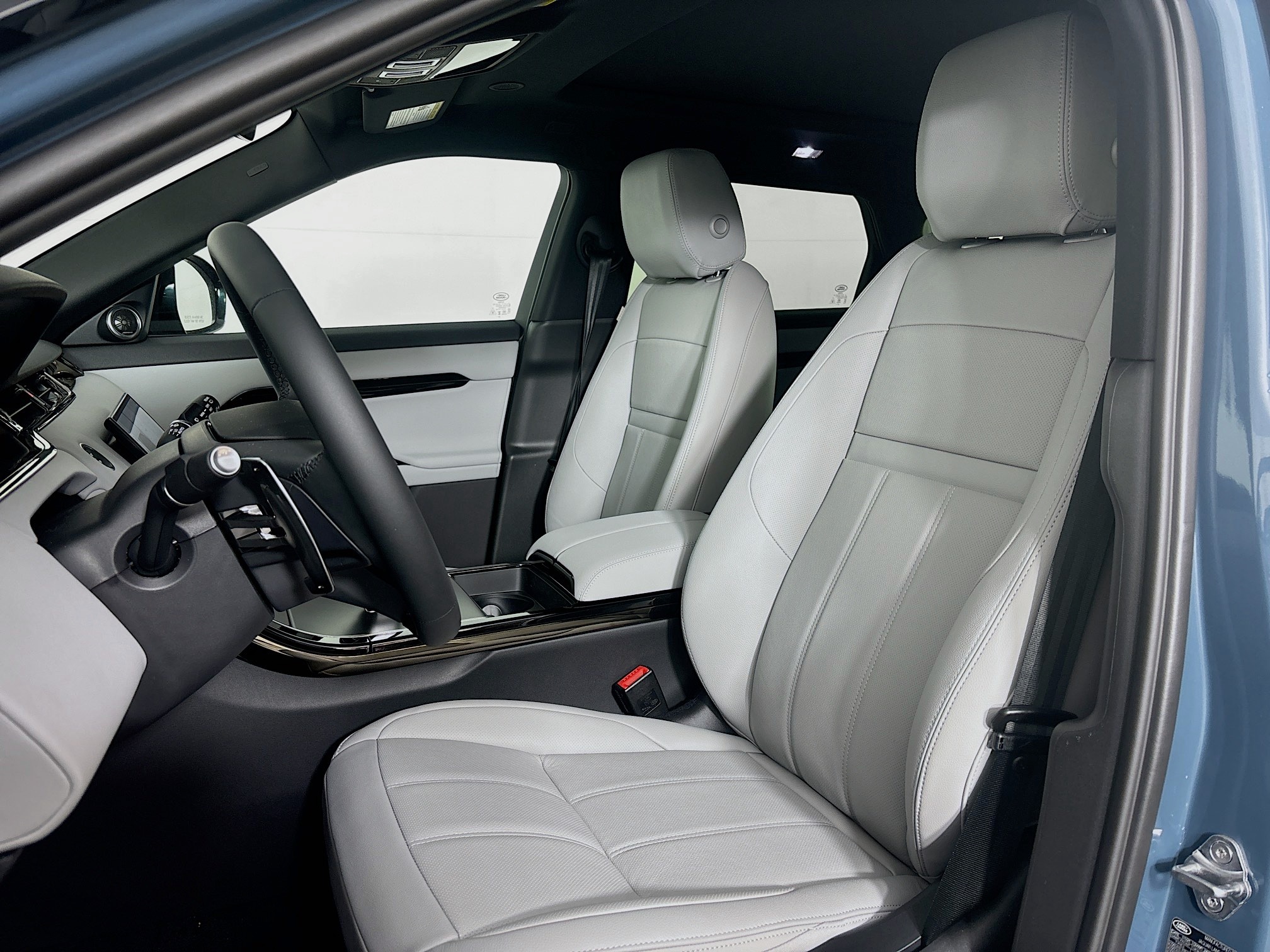 2026 Land Rover Range Rover Evoque S photo 21