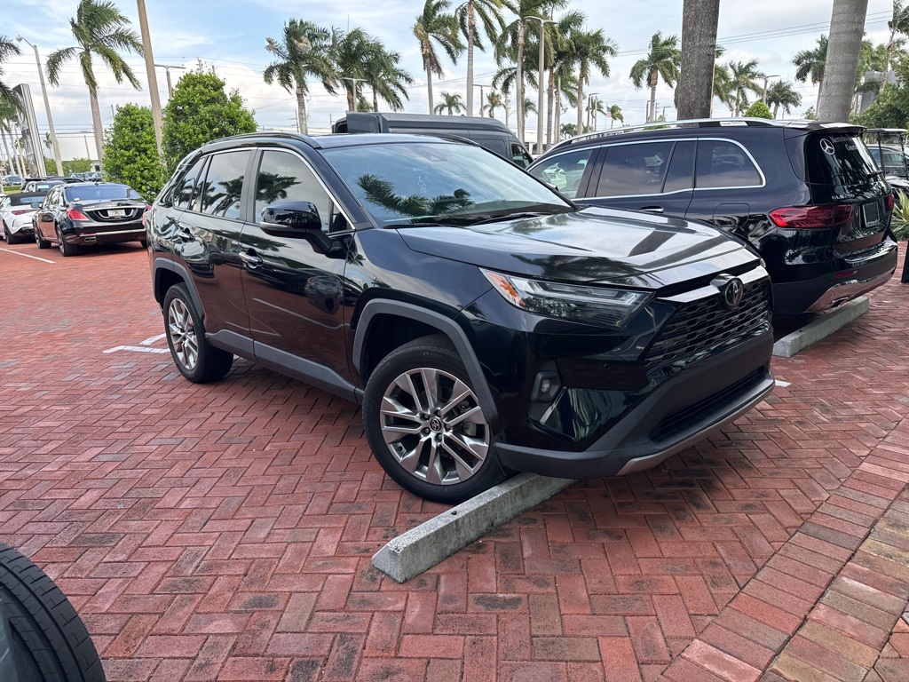 2022 Toyota RAV4 Limited photo 2