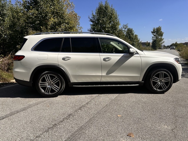 2022 Mercedes Benz GLS 450 4MATIC photo 4