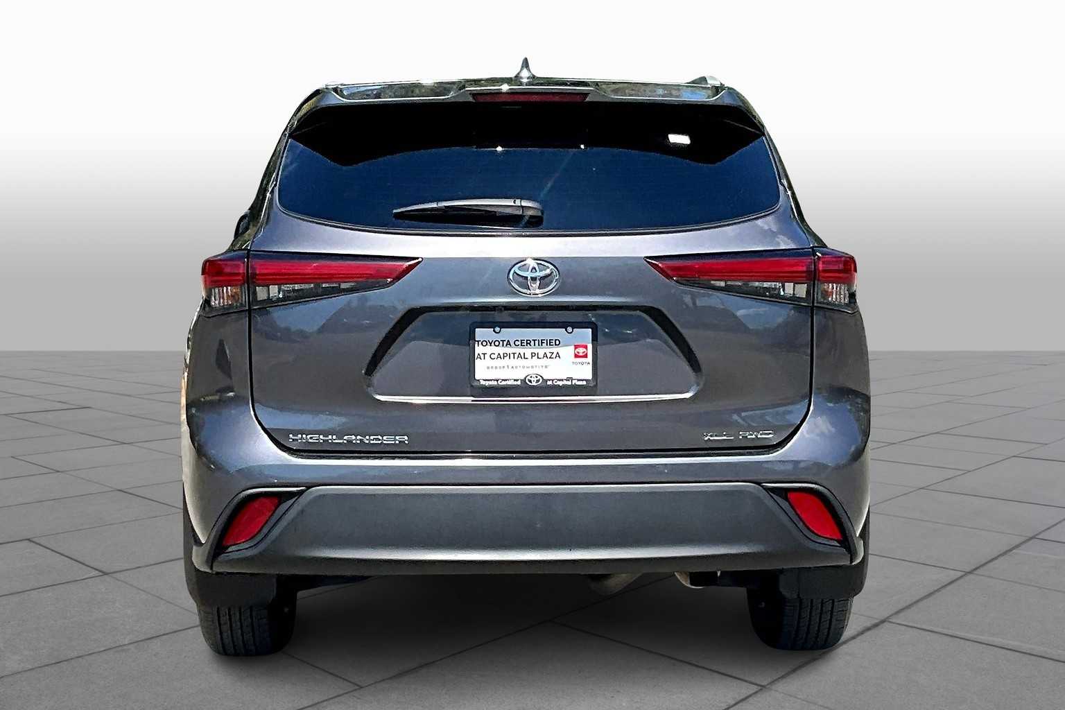 2023 Toyota Highlander XLE photo 4