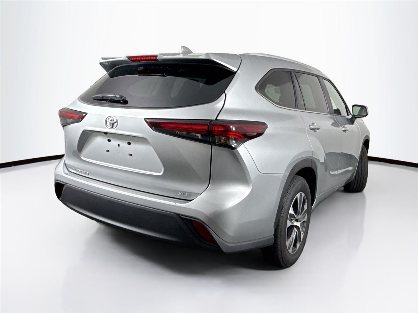 2024 Toyota Highlander XSE photo 6