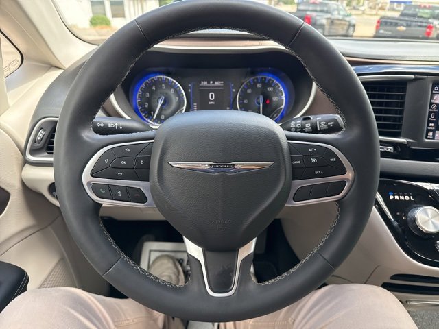2023 Chrysler Voyager LX photo 19