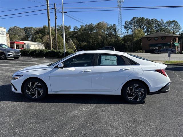2025 Hyundai Elantra SEL Convenience photo 4