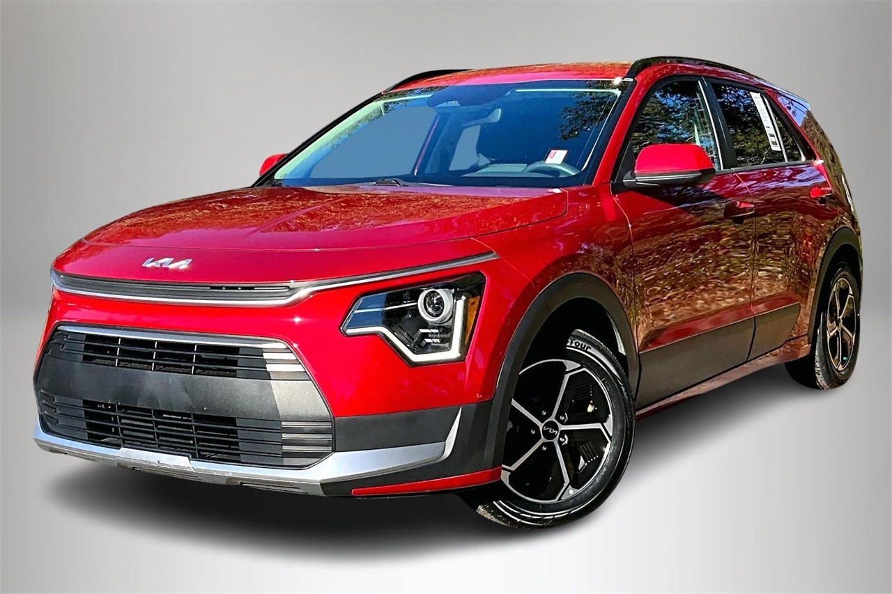 2023 Kia Niro LX's photo