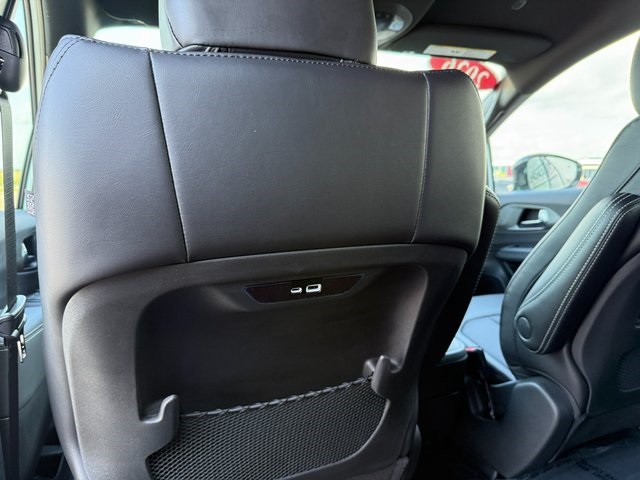 2026 Chrysler Pacifica photo 14