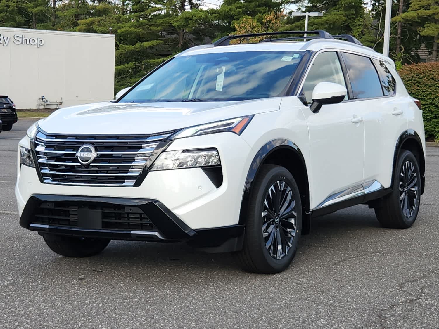 2026 Nissan Rogue Platinum's photo