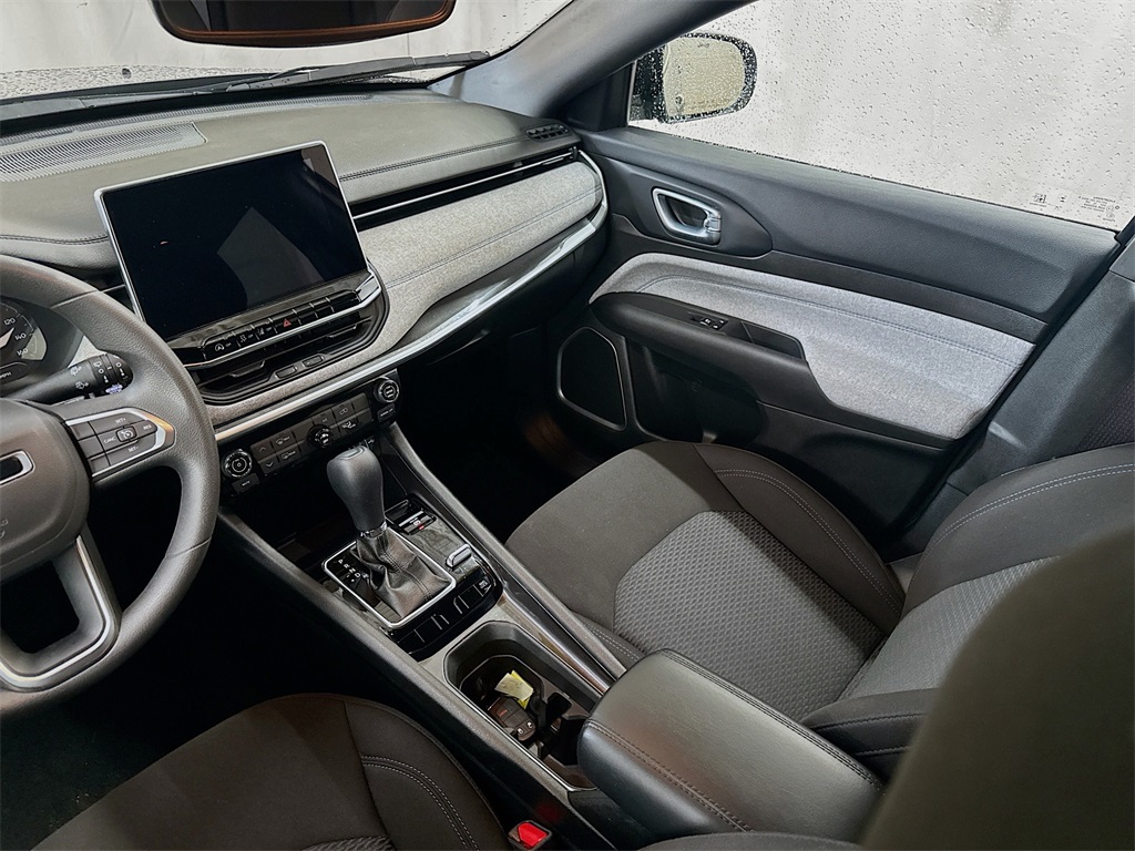 2024 Jeep Compass Sport photo 18
