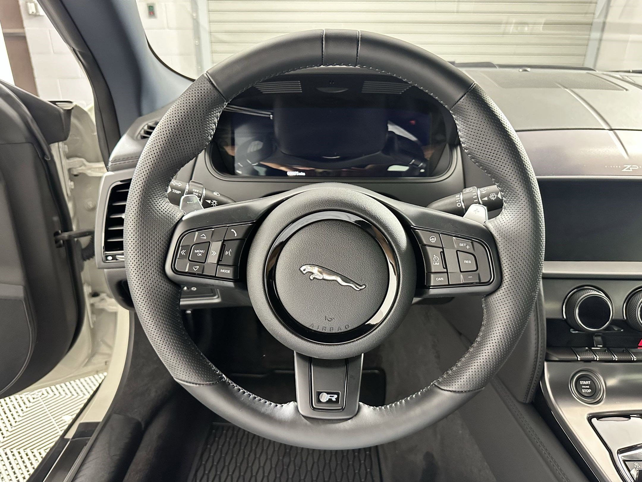 2024 Jaguar F-TYPE P575 R75 photo 4