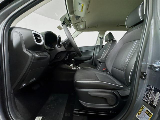 2025 Hyundai Venue Limited photo 29