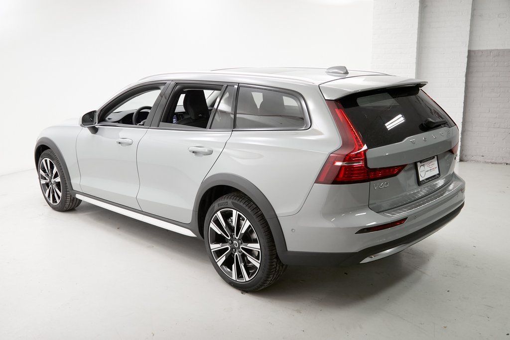 2026 VOLVO V60CC - Image 6
